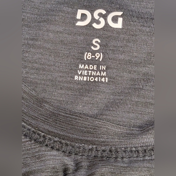 DSG Girls 365 Pure Black Long Sleeve Tee In Small (8-9) Great For Layering - Picture 11 of 12